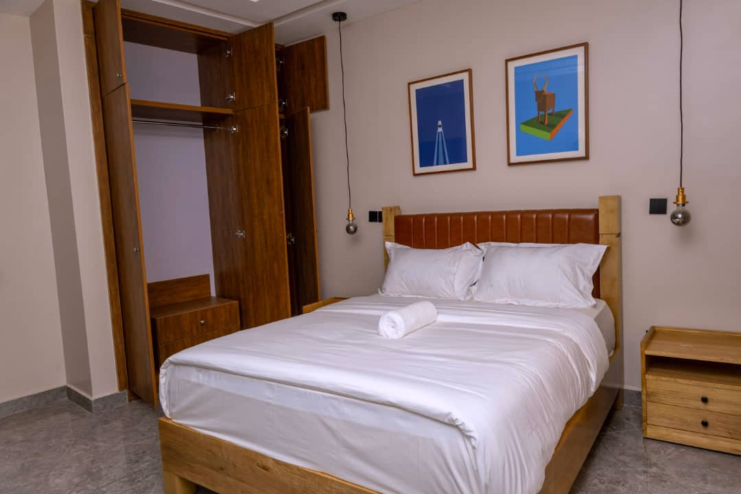 Built-in wardrobe system